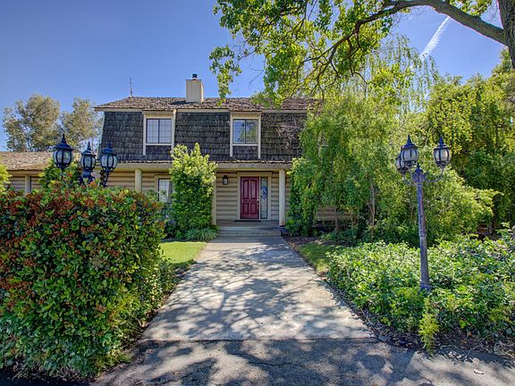 2nd image of 15686 Cozzi Ave