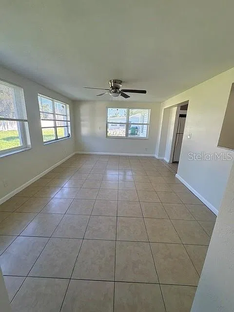 2 bed 1.5 SFH — Photo 3