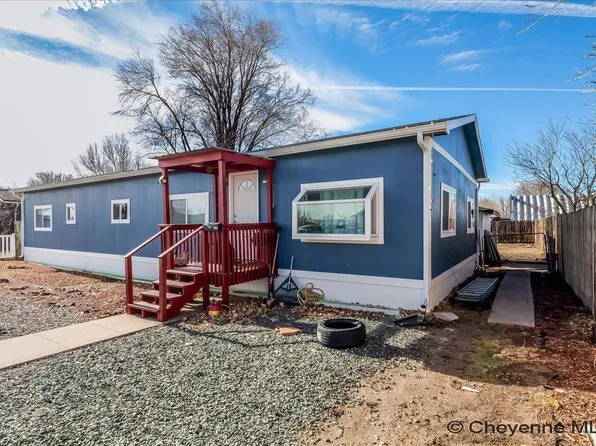 1118 Lake Pl, Cheyenne, WY 82007