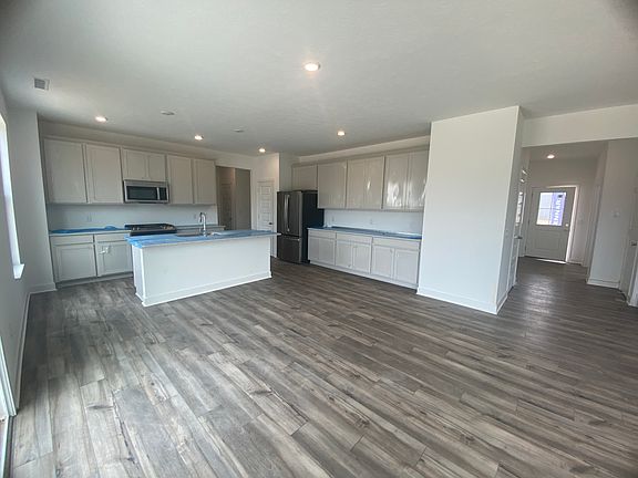 5th image of 4030 Canning St