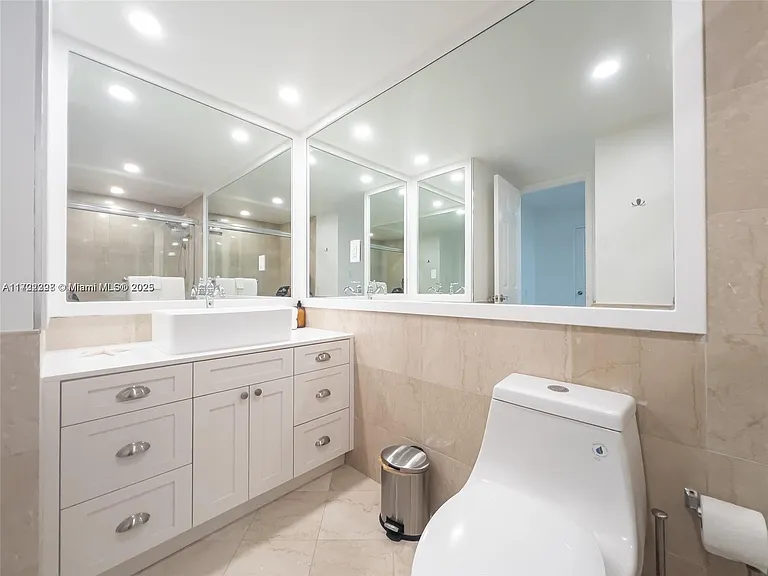 5161 Collins Ave #812 — Photo 13