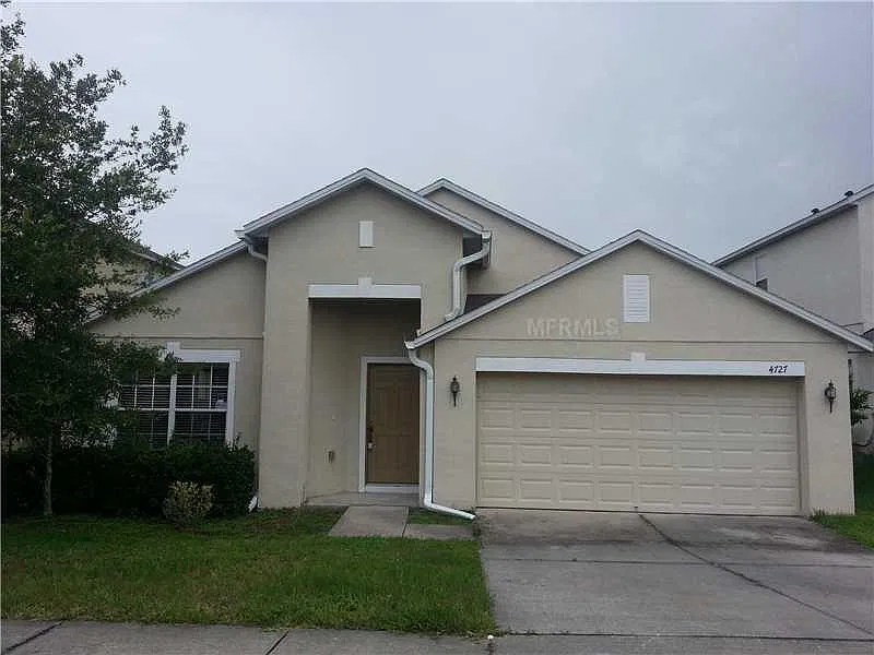 4727 Aguila Place — Photo 2