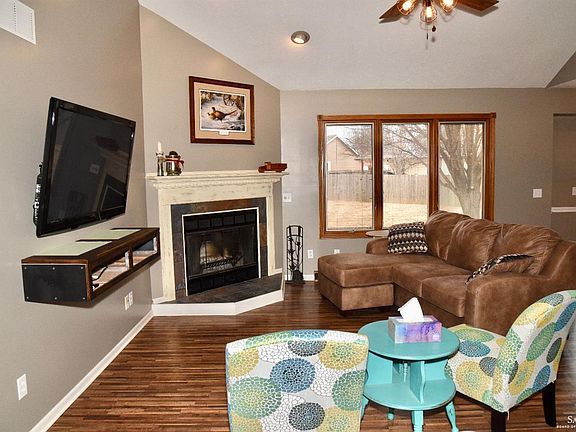 3rd image of 1417 Meyer Dr