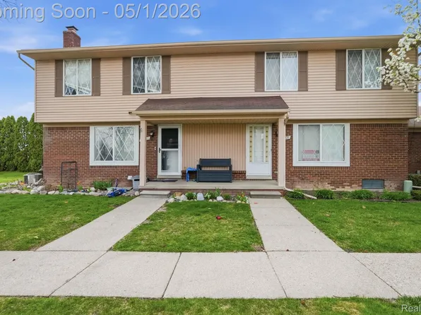 51260 Johns Dr, Chesterfield, MI 48047