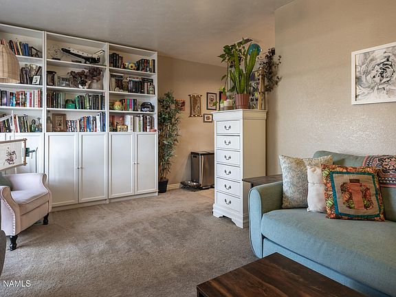 5th image of 3104 N Park Dr