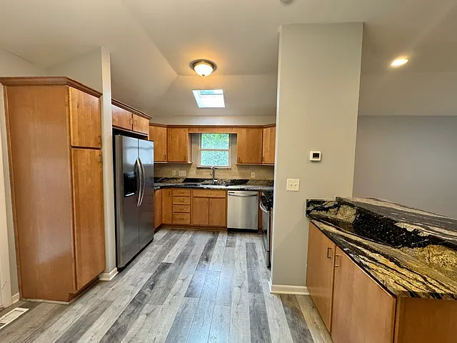 826 River Dr — Photo 4