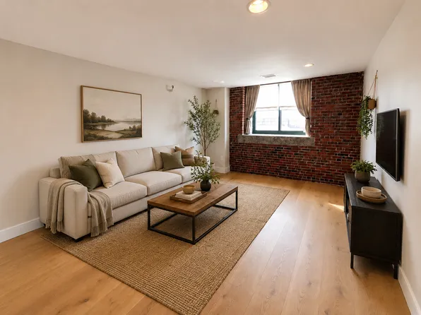 42 8th St, Charlestown, MA