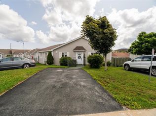 1 Sarasota Ct, St. John's, NL A1E5Z7