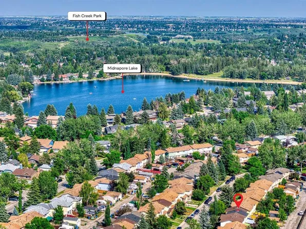 154 NE Midbend Pl SE, Calgary, AB T2X 2K1