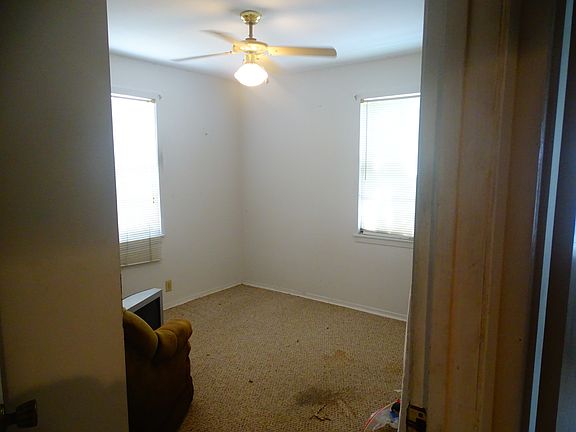 5th image of 1632 Chula Vista St