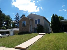 1624 W Whitehall St, Allentown, PA