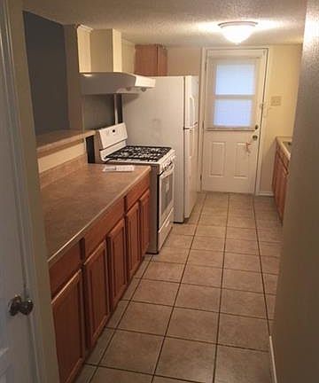 4th image of 2723 Cary Dr