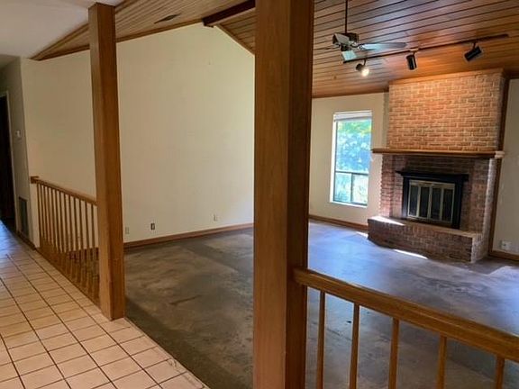 5th image of 162 Mackay Dr