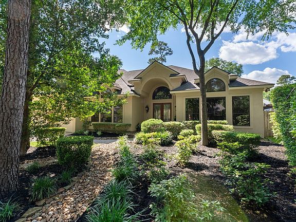 3rd image of 326 S Silvershire Cir