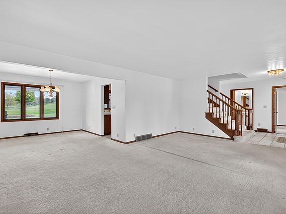 5th image of 1828 Pinehurst Ln