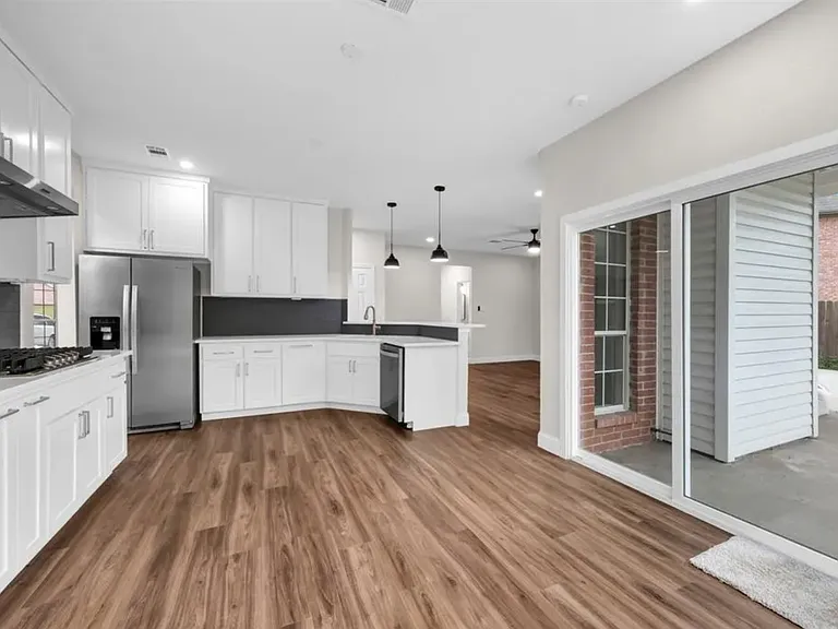 5208 Glen Springs Trl — Photo 10