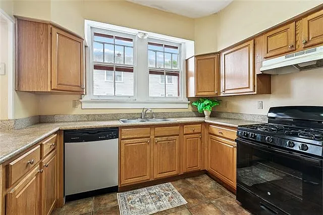 2838 Palmer Ave — Photo 4