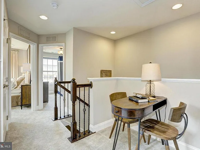22101 Broadway Ave — Photo 16