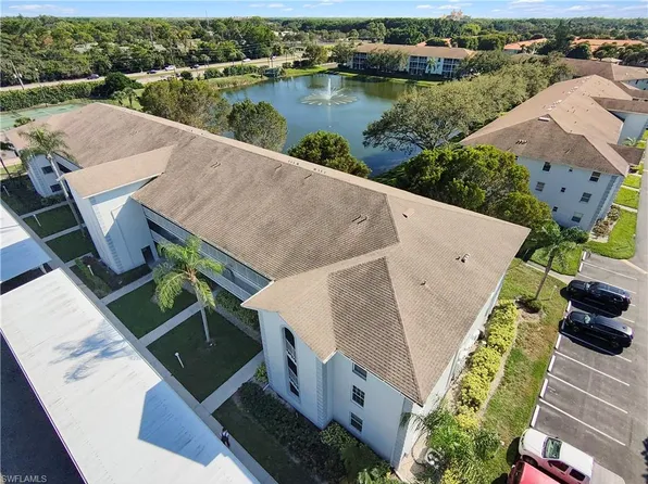 9610 Victoria LN #D202, NAPLES, FL 34109