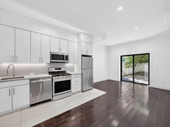 14-40 31st Ave #1R, Astoria, NY 11106