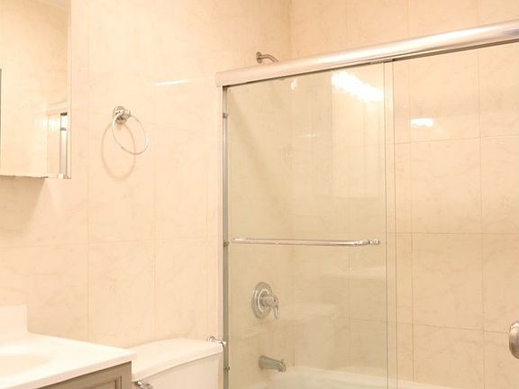 5th image of 47-40 11th St #3R