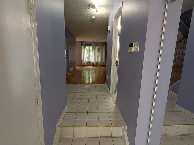 19 Mountshannon Dr — Photo 4