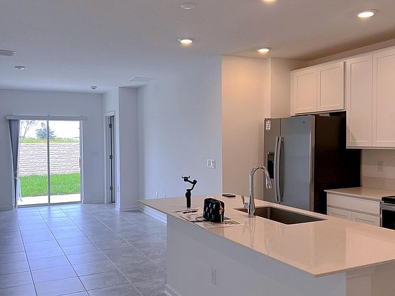 5th image of 352 Loch Ct