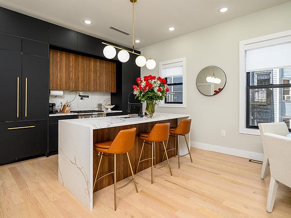 4th image of 45 Charles St #1