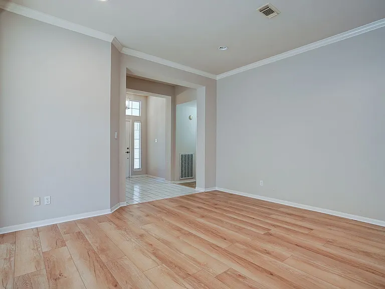 9137 Fainwood Ln — Photo 11