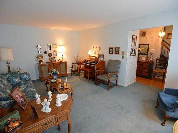 4th image of 128 Patti Dr