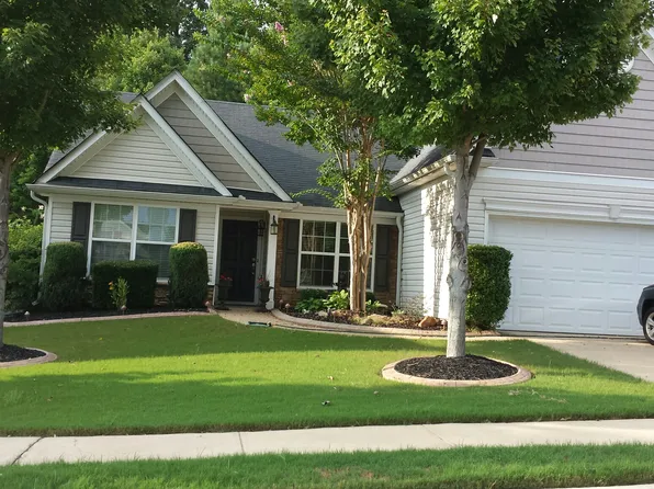 381 Hunterian Pl, Newnan, GA 30265