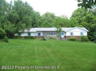 12 Cherrywood Ln, Honesdale, PA 18431