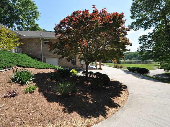 4th image of 1588 Stillwaters Dr