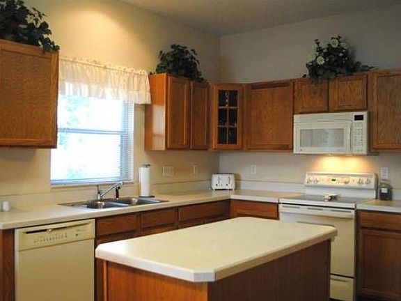 3rd image of 9915 Indigo Bay Cir