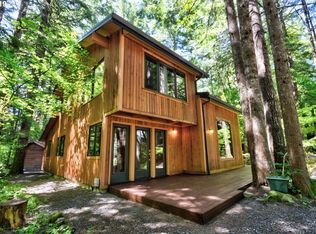 21220 E Crater Ct, Rhododendron, OR 97049