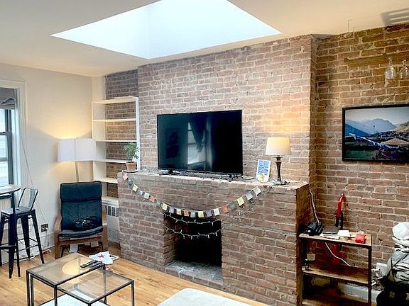 5th image of 169 W 76th St APT 4F
