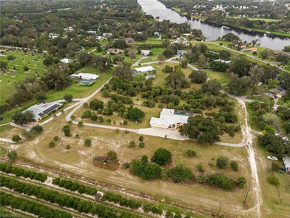 5th image of 630 Caloosa Estates Dr