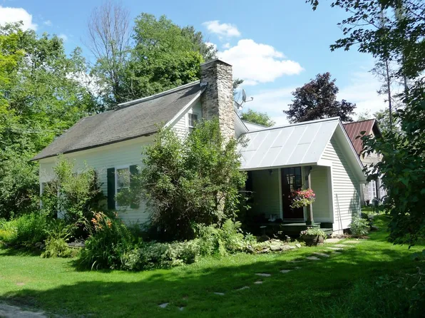 5 Nichols Rd, Landgrove, VT 05148