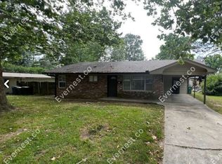12 Rolling Ln, Little Rock, AR 72209
