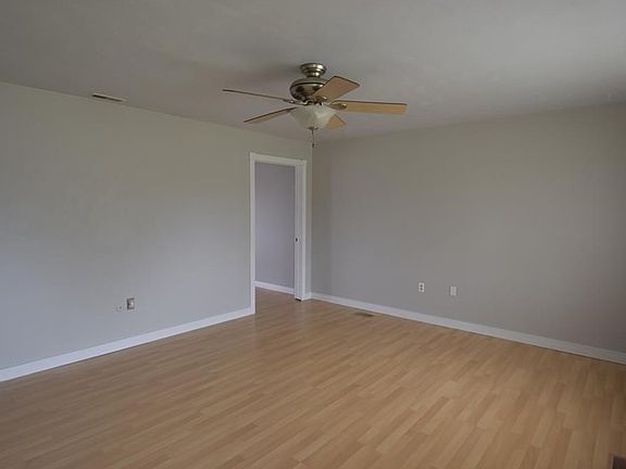 4th image of 4303 Green Meadows Dr
