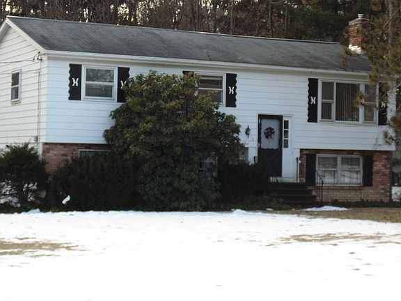 2nd image of 5 Jonathan Dr