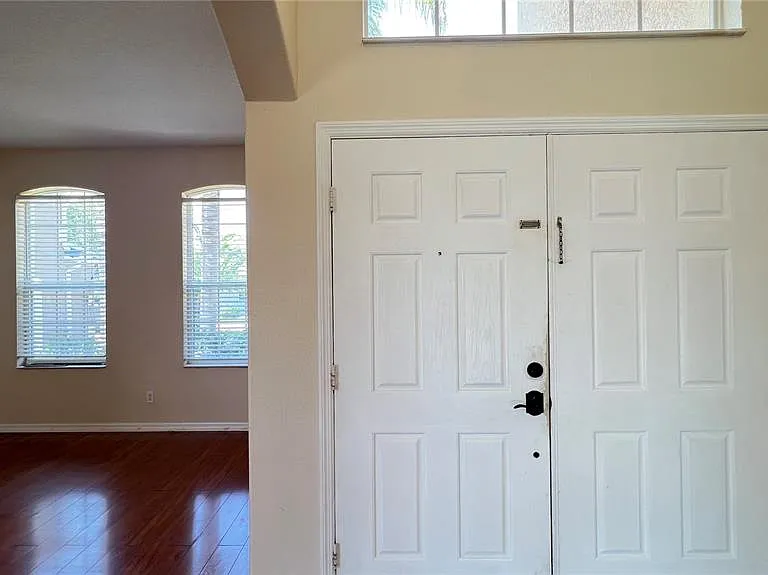 806 Lost Grove Cir — Photo 8