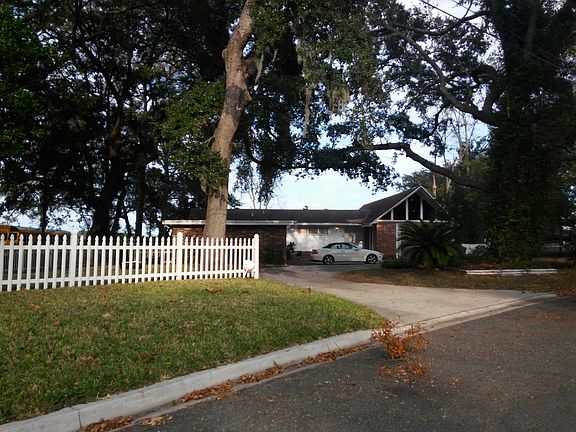 2nd image of 619 Appian Way