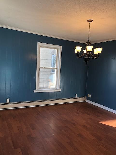 1st image of 410 Carrington Ave Floor 2