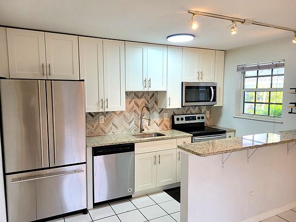2nd image of 129 NW 25th St #129