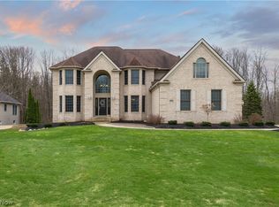 5219 Waterbridge Dr, North Royalton, OH 44133