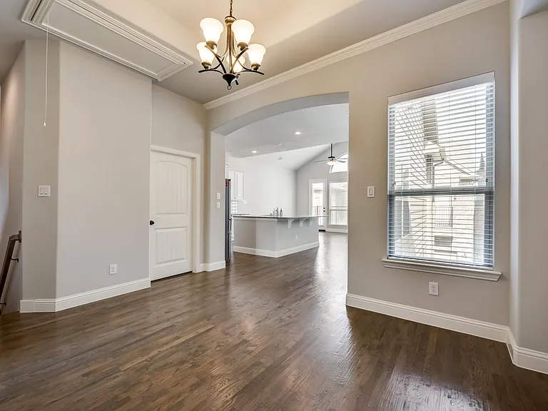 923 Whitehall Dr — Photo 7