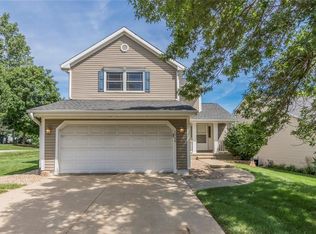 5048 Willowbend Rd NE, Cedar Rapids, IA 52411
