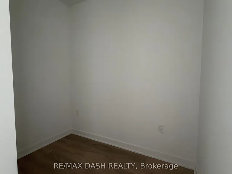 1037 The Queensway #215 — Photo 12