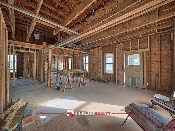 3rd image of 205 N Sherman Ave